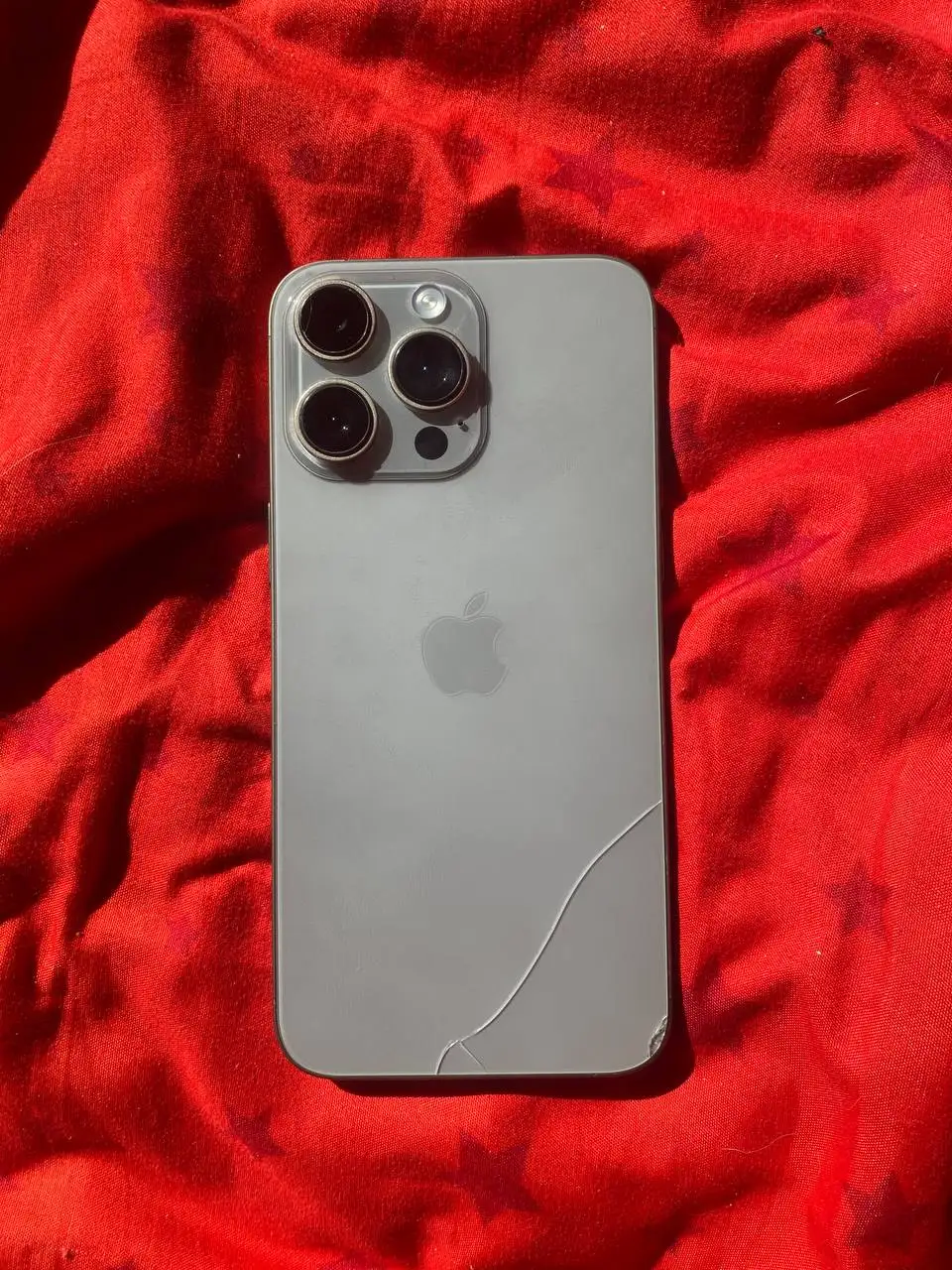 Продажа iPhone 15 Pro Max 512GB и колонок - Смартфоны и аксессуары (Электроника) в Владивосток