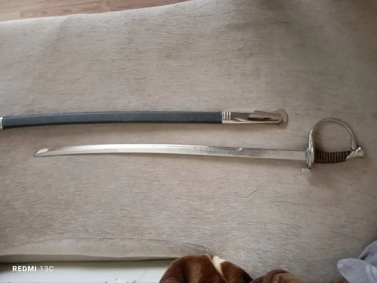 Продам сабвуфер с подставкой - Аудиотехника (Электроника) в Владивосток