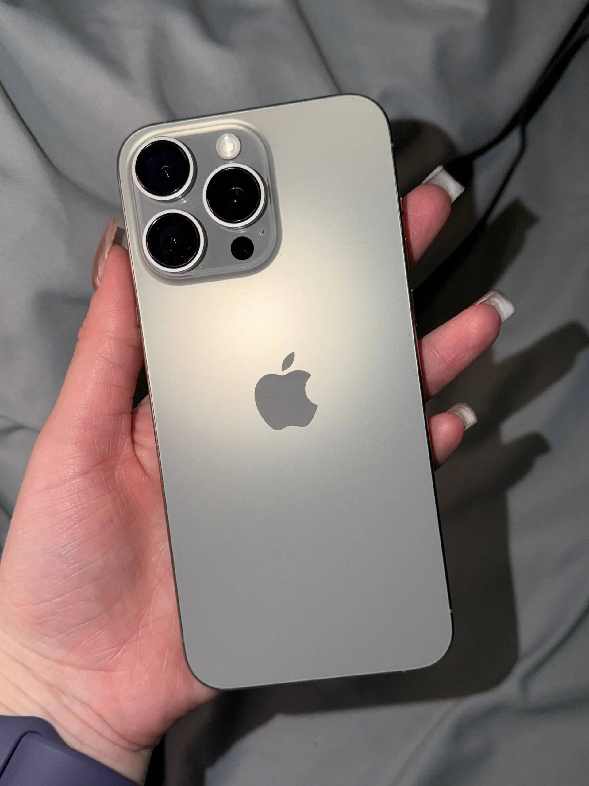 Продам iPhone 15 Pro Max 512ГБ в идеальном состоянии - Смартфоны (Электроника) в Артём