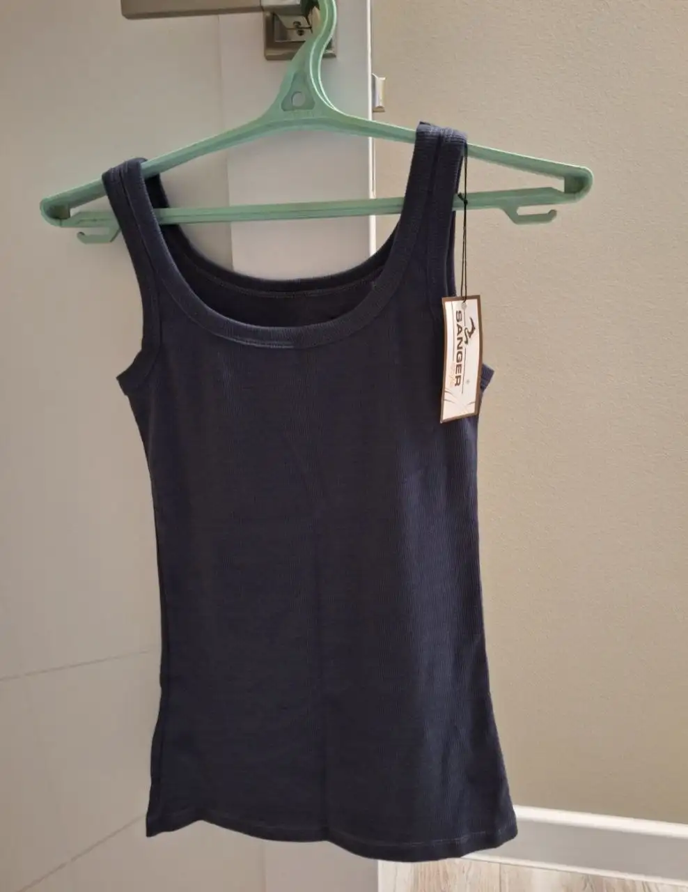 Майка новая размер 42 - Майки/Футболки (Одежда) в Владивосток