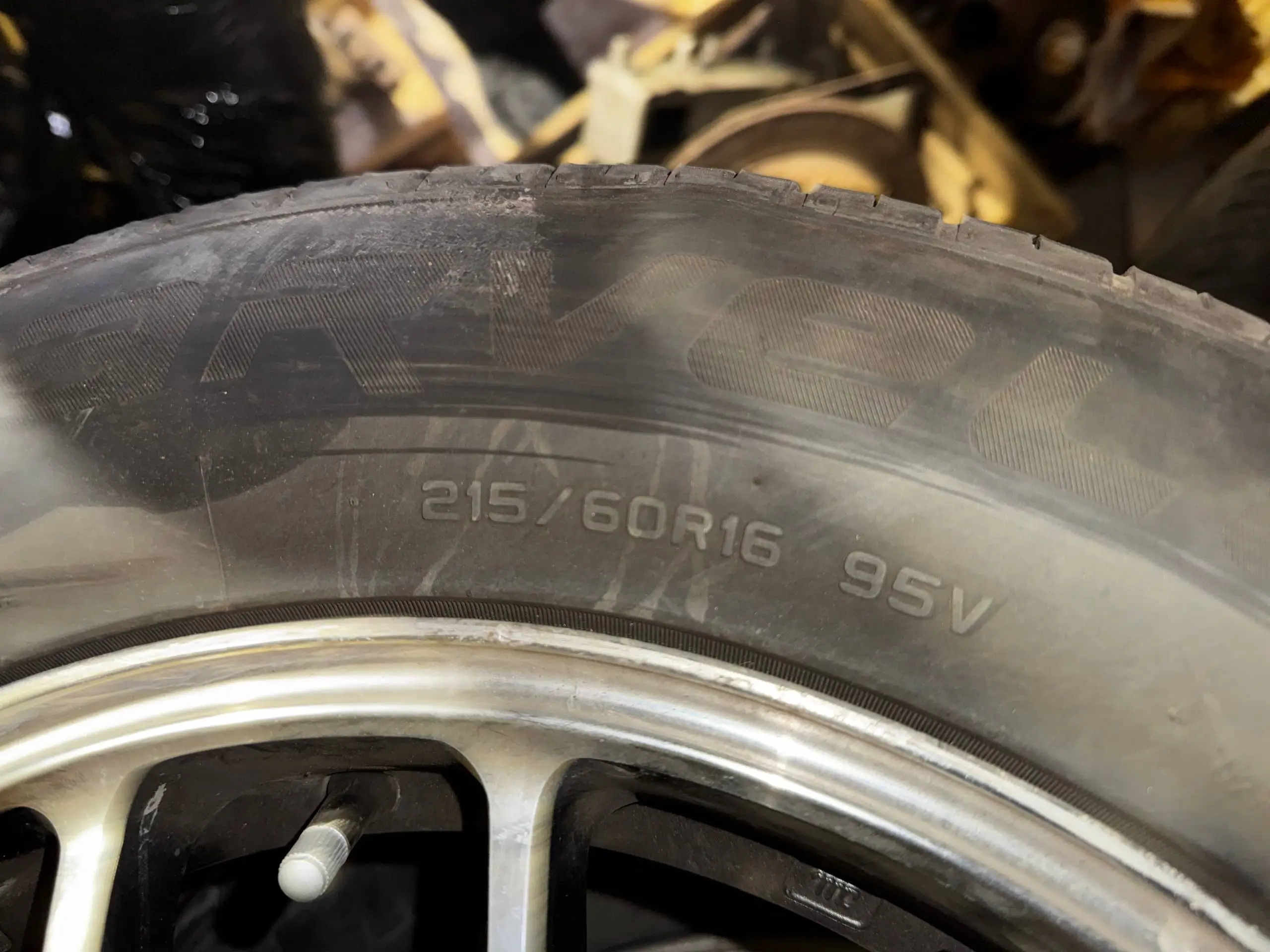 Продам литьё Sakura Wheels 16x7.0 с резиной Kentros лето 215/60R16 - Колёса и диски (Авто) в Владивосток