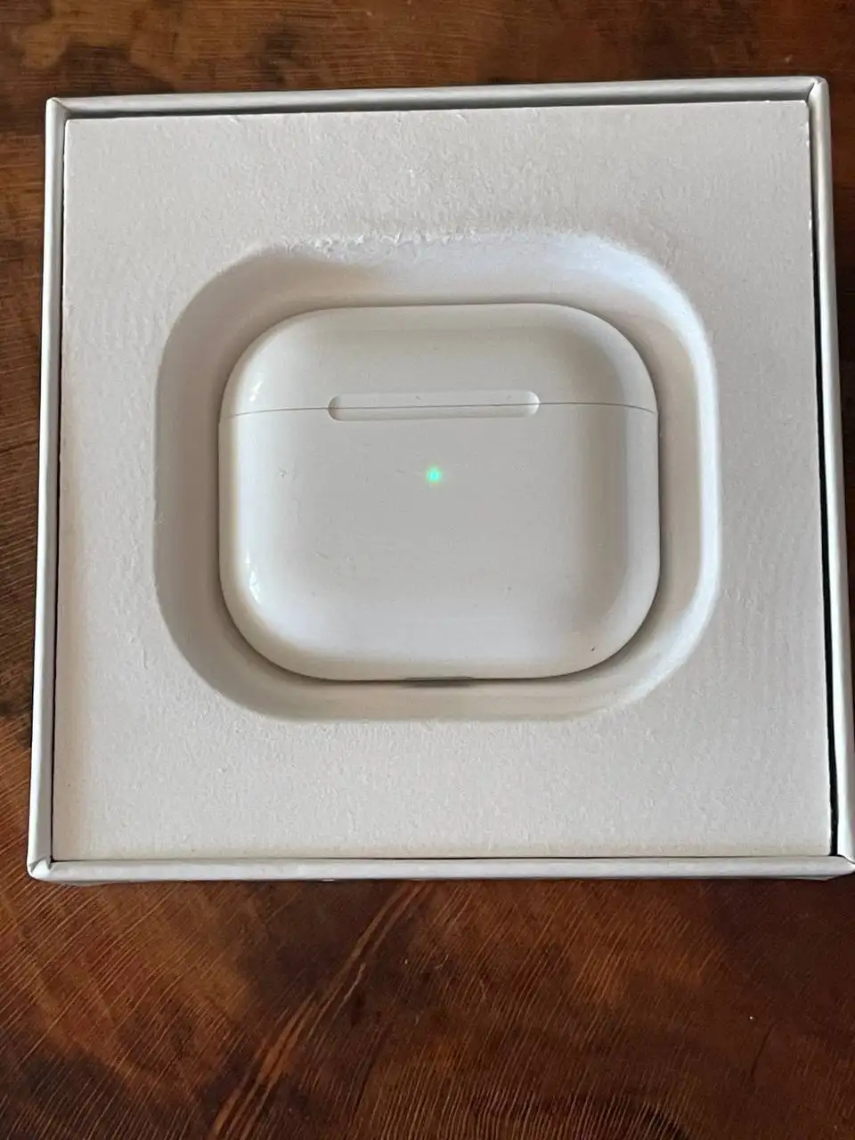 Продам AirPods в хорошем состоянии - Наушники (Электроника) в Владивосток