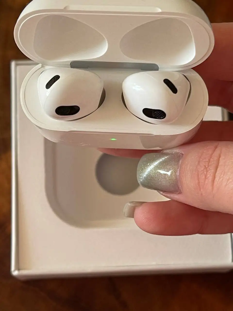 Продам AirPods в хорошем состоянии - Наушники (Электроника) в Владивосток