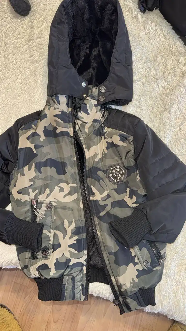 Продам куртку на размер 116 из Турции - Верхняя одежда (Одежда) в Владивосток