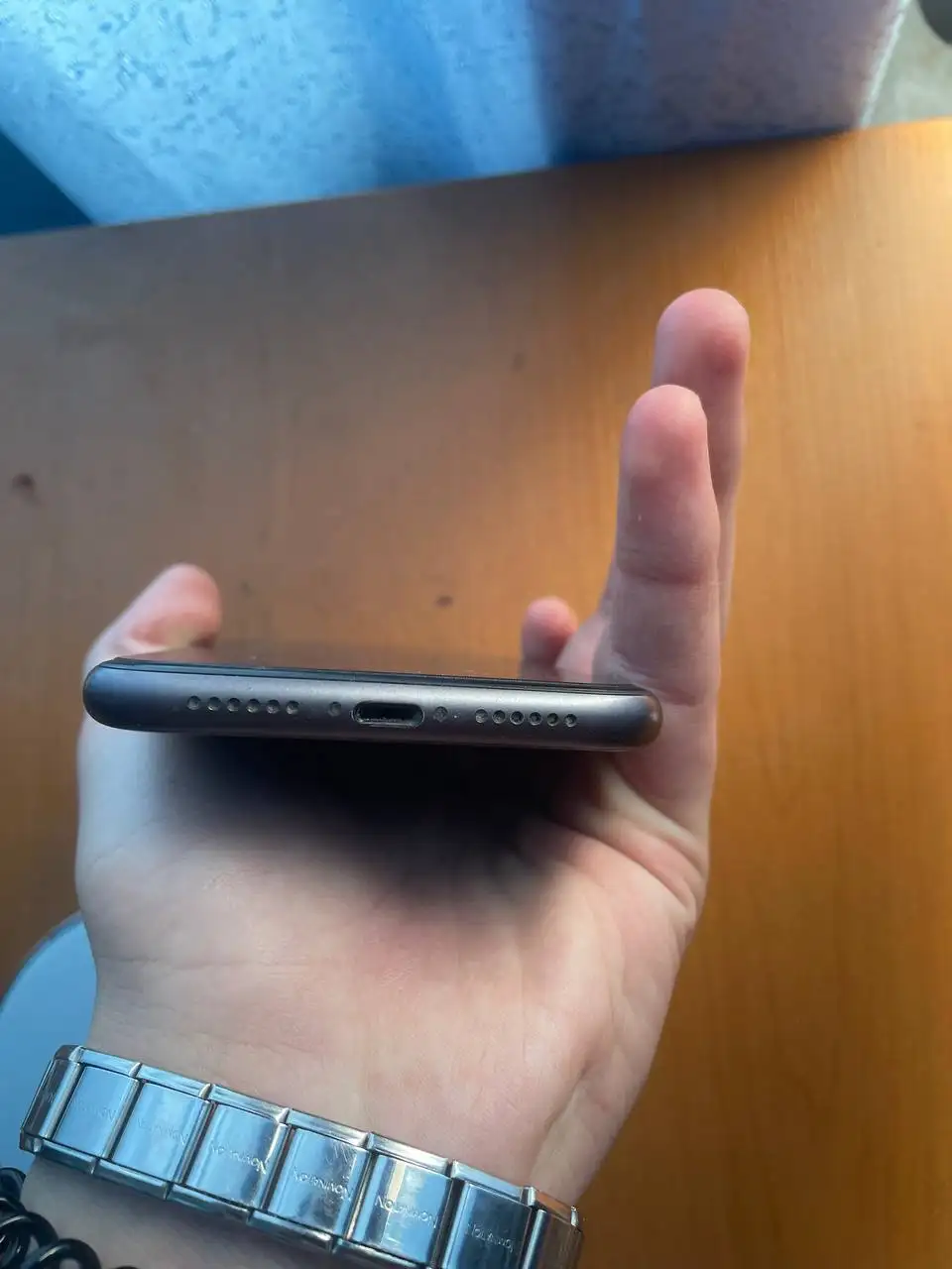 Айфон 11 с аккумулятором 74% - Смартфоны (Электроника) в Владивосток