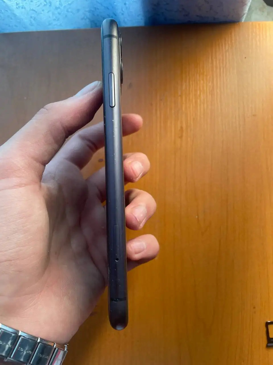 Айфон 11 с аккумулятором 74% - Смартфоны (Электроника) в Владивосток