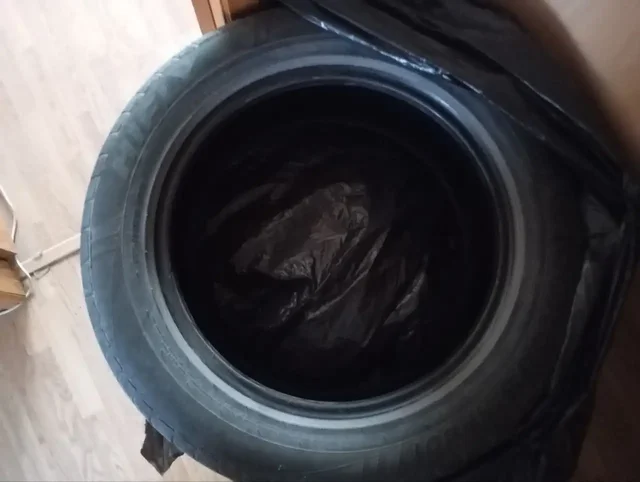Продажа б/у резины 225/60 R18 - Автотовары в Владивосток