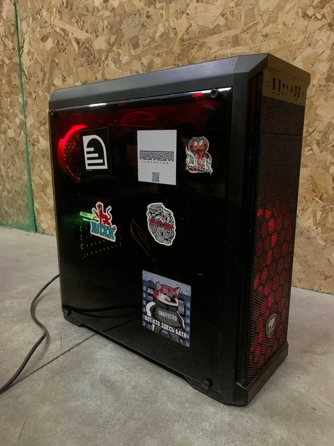 Продам игровой компьютер i5-12600K / RTX 2060 / 32GB / SSD - Игровые аксессуары в Владивосток