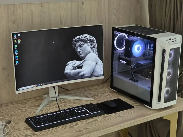 Продам игровой компьютер i5-10400f GTX 1660ti 32GB с монитором - Телефоны в Владивосток