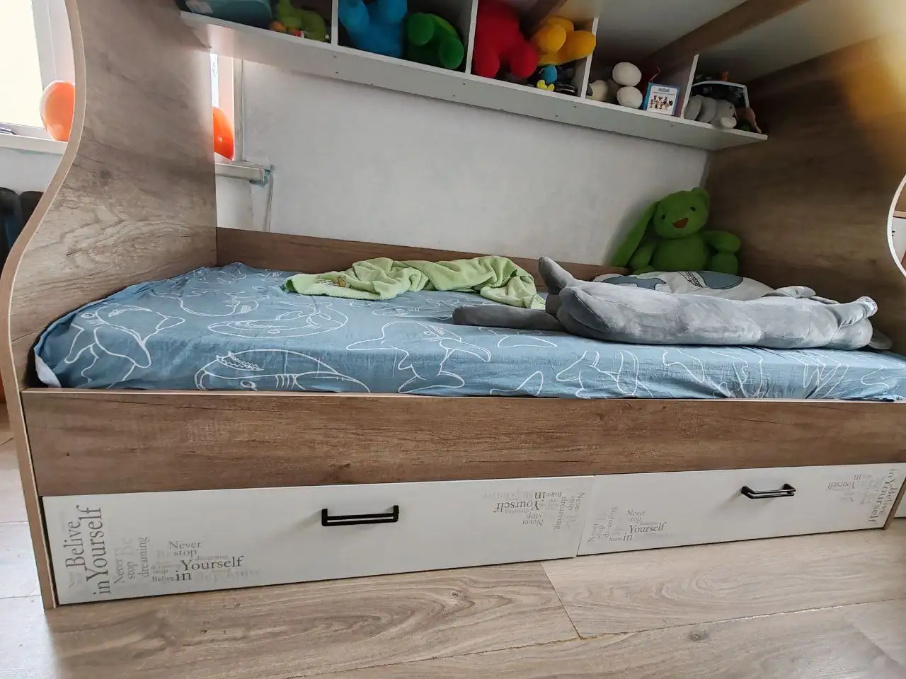 Двухъярусная кровать с матрасами в хорошем состоянии - Мебель (Барахолка) в Владивосток