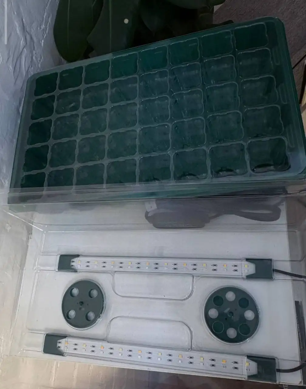 Минитепличка со светом - Сад и огород (Для дома и дачи) в Владивосток