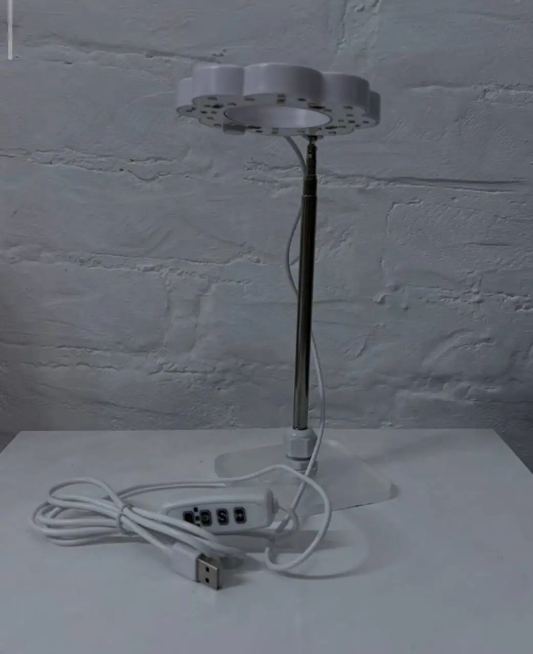 Фитолампа для растений на подставке - Барахолка в Владивосток