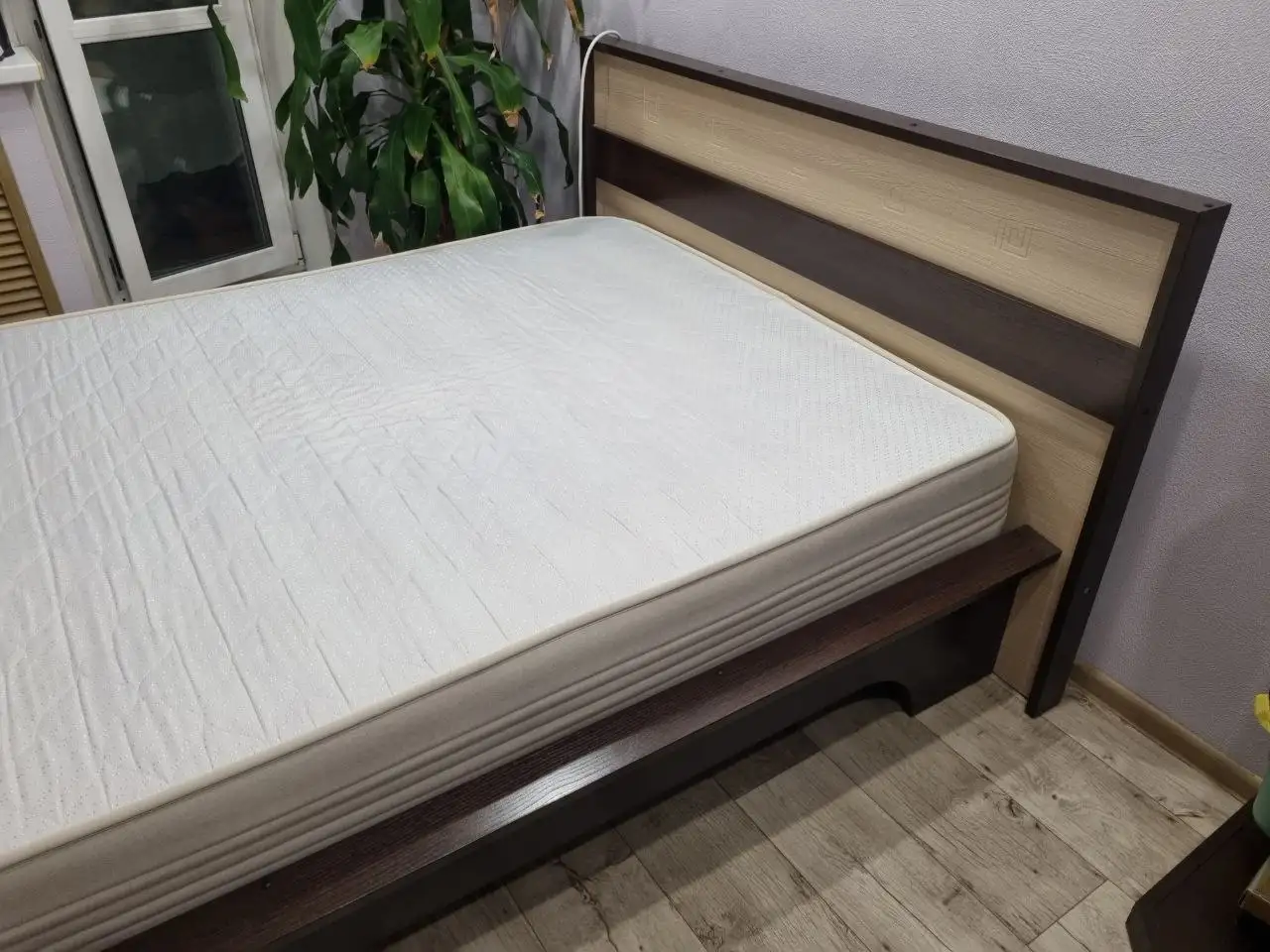 Кровать с матрасом - Барахолка в Владивосток