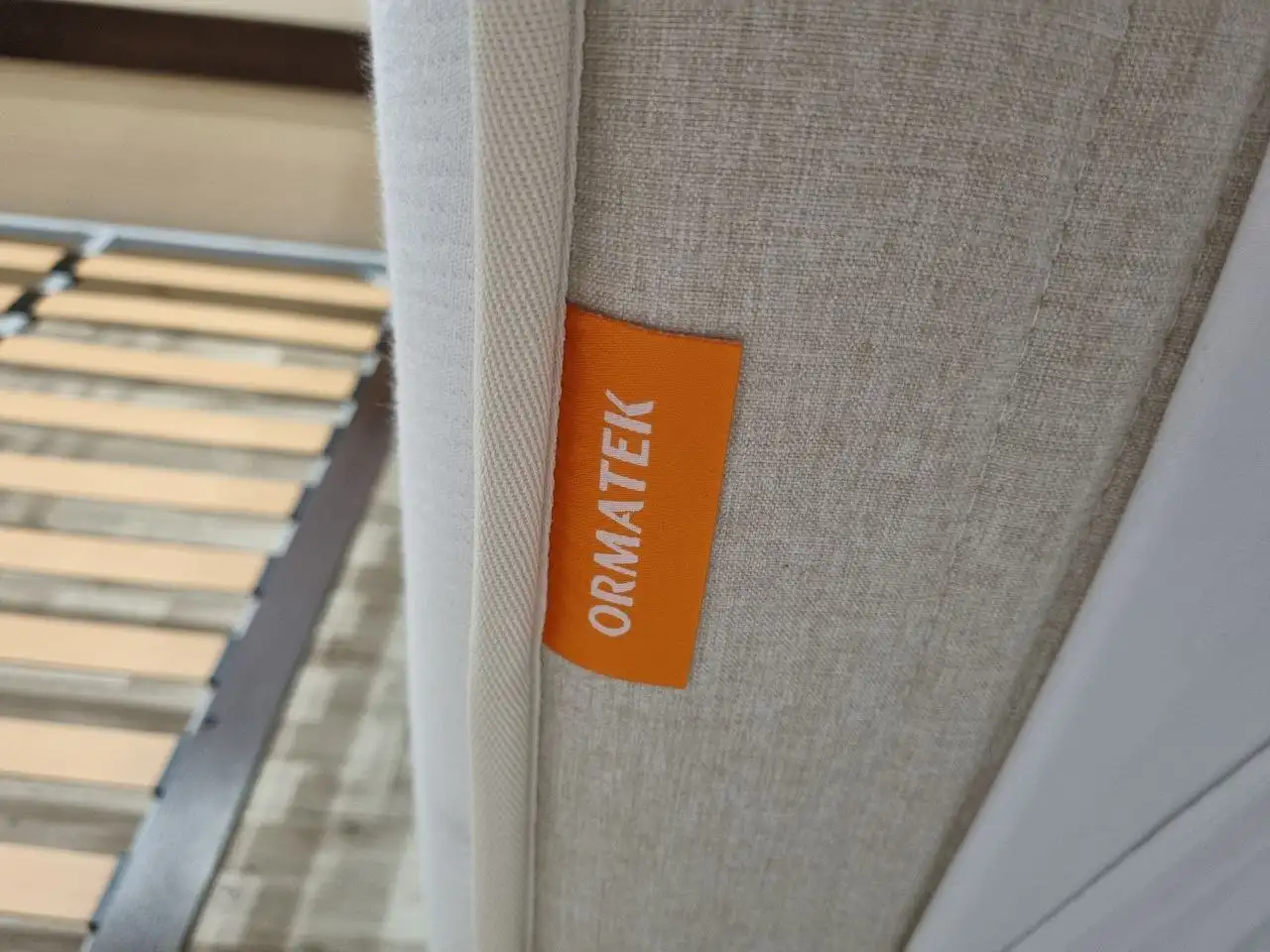 Кровать с матрасом - Барахолка в Владивосток