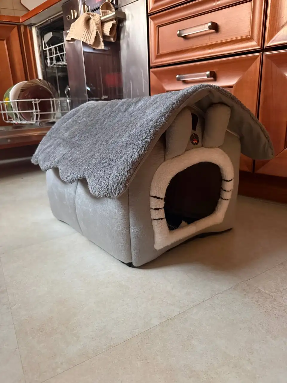 Кошачий домик за шоколадку - Барахолка в Владивосток