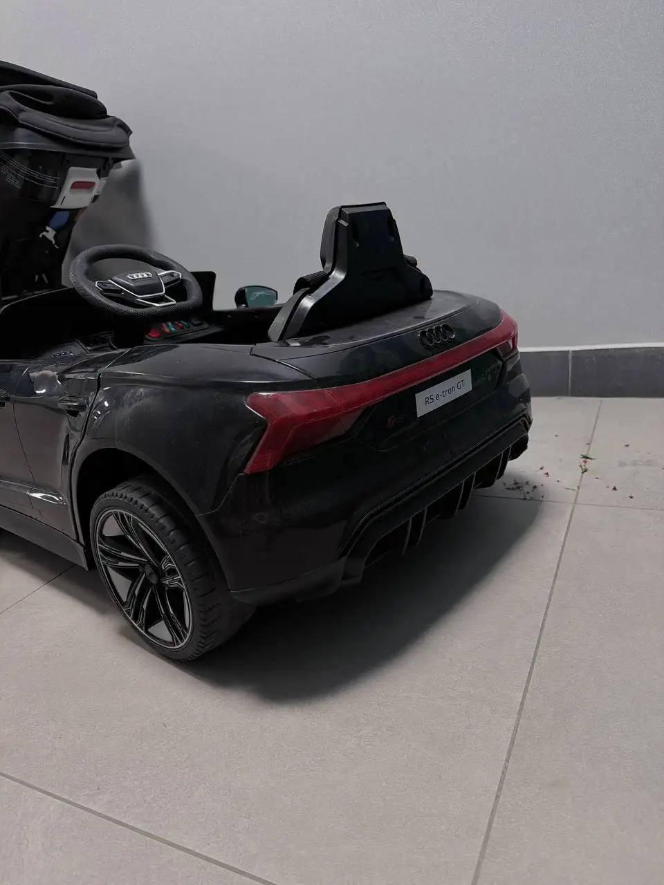 Продажа бытовых товаров: камин, машина, маркеры, проектор - Барахолка в Владивосток