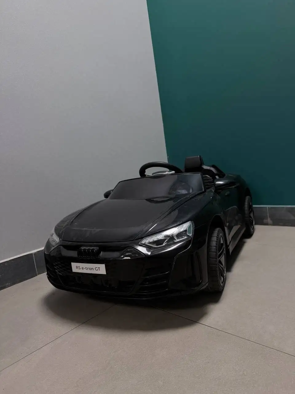 Продажа бытовых товаров: камин, машина, маркеры, проектор - Барахолка в Владивосток