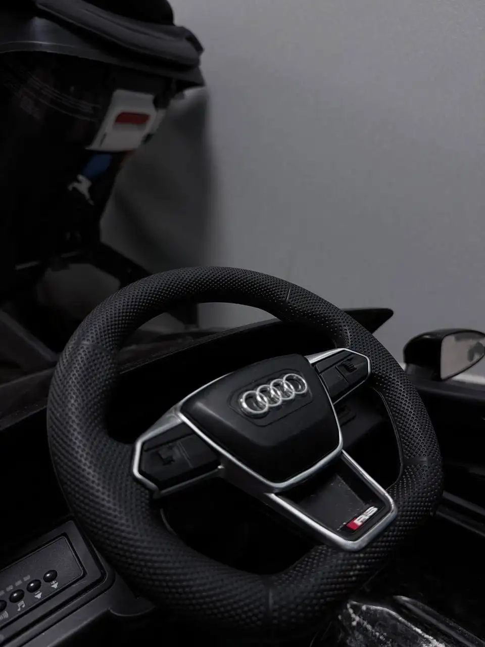 Продажа бытовых товаров: камин, машина, маркеры, проектор - Барахолка в Владивосток