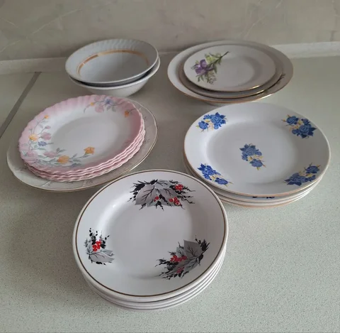 Тарелки 20 штук - Коллекционные предметы в Владивосток