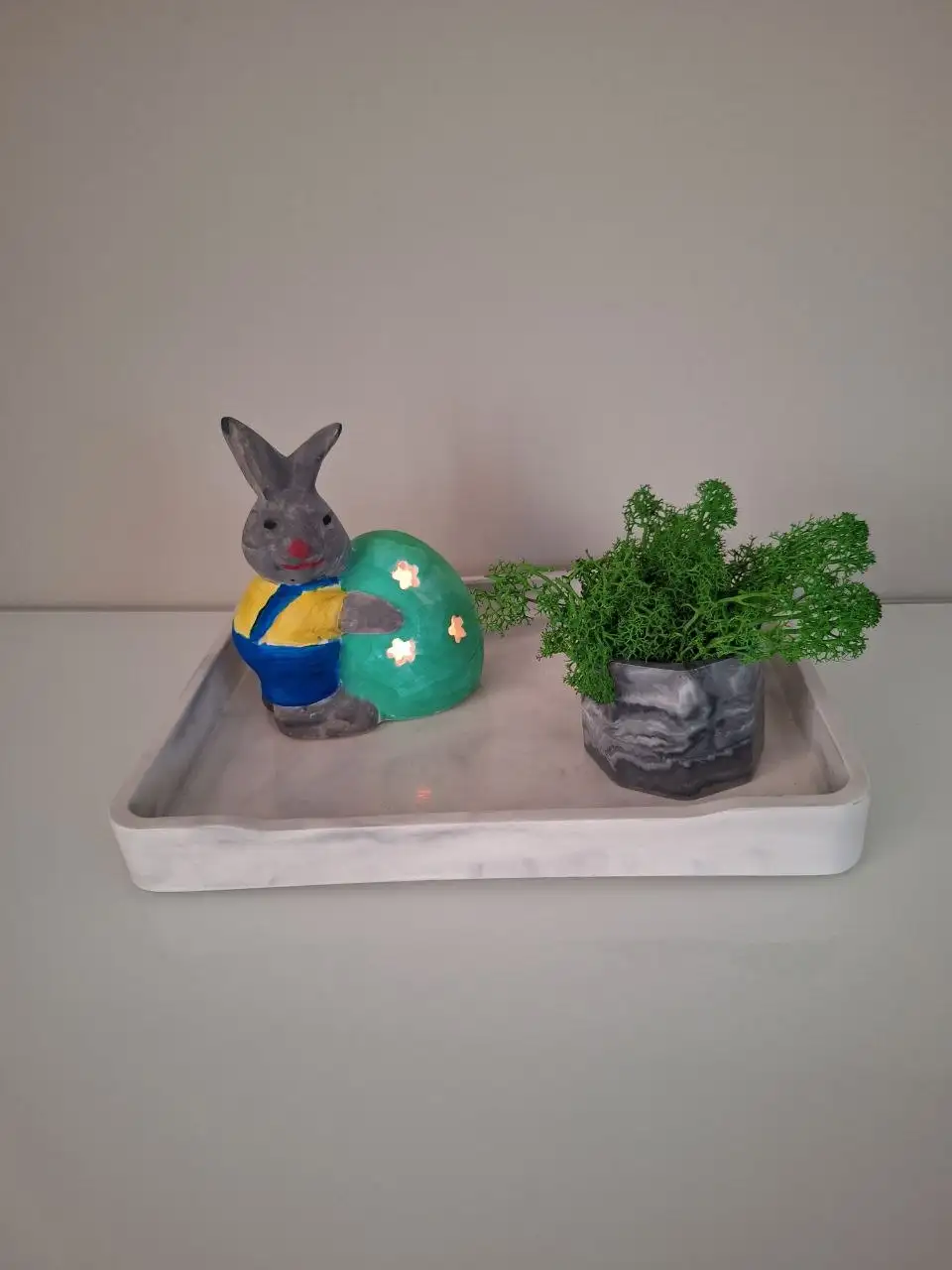 Декоративный набор с пасхальным зайцем и кашпо - Коллекционные предметы в Владивосток