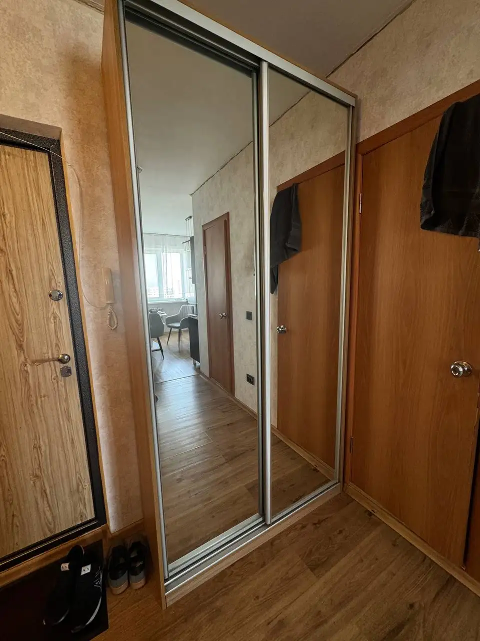 Отдам шкаф купе - Барахолка в Владивосток