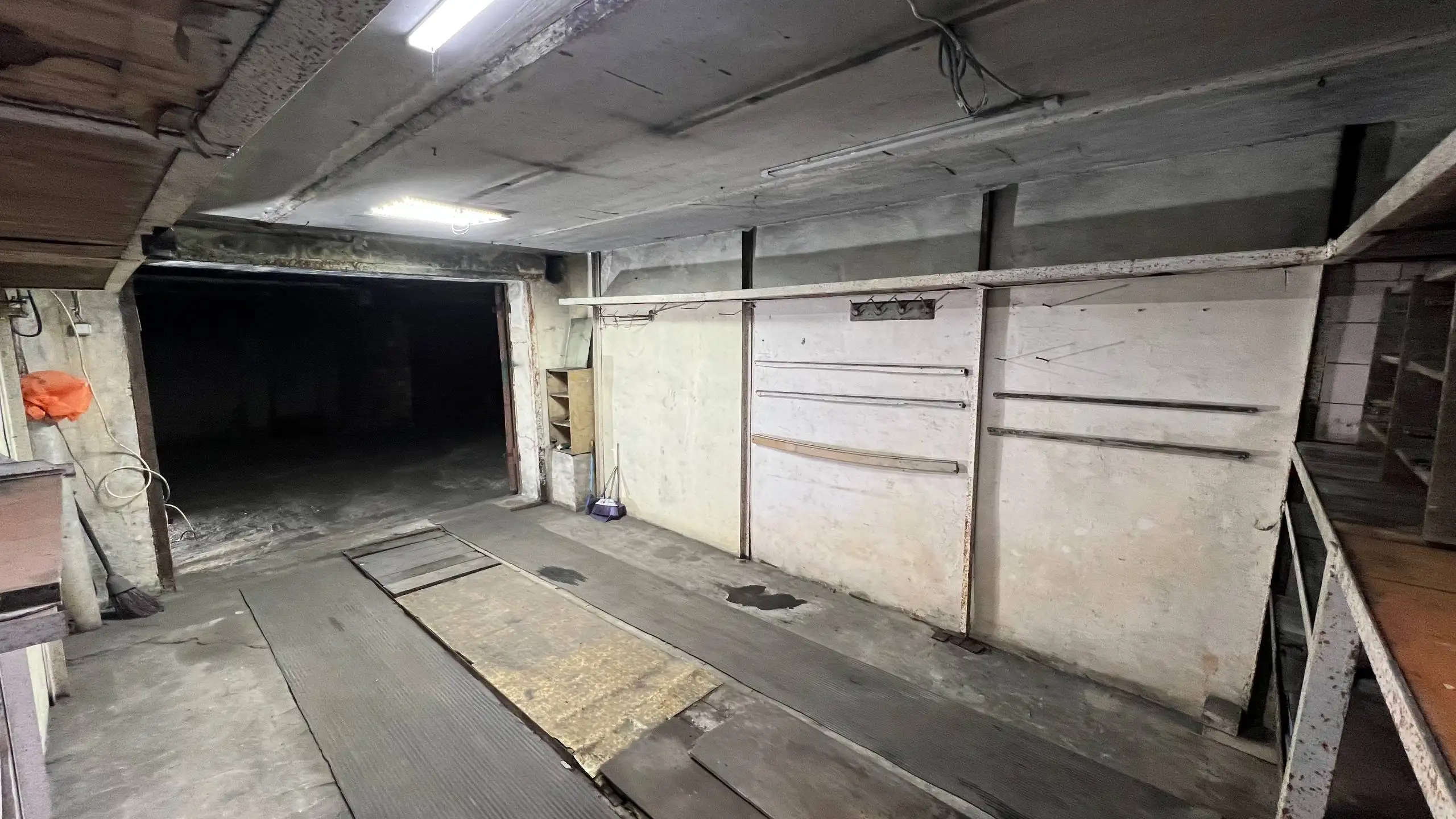 Продажа сухого капитального гаража с электричеством и подвалом во Владивостоке - Гараж (Недвижимость) в Владивосток