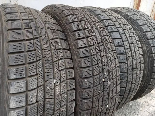 Продам комплект зимних шин Yokohama 175/65R15 - частное объявление в Владивосток