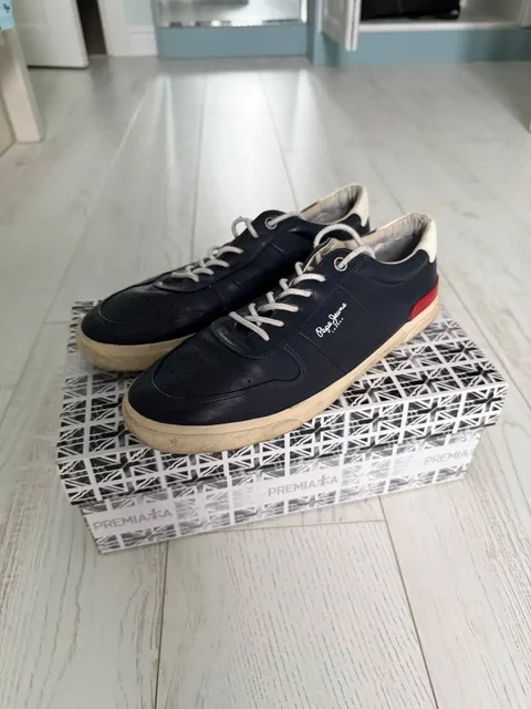 Продажа часов Samsung Gear S3 Frontier, сумки Louis Vuitton, кед PEPE JEANS и кошелька Edwin - Барахолка в Владивосток