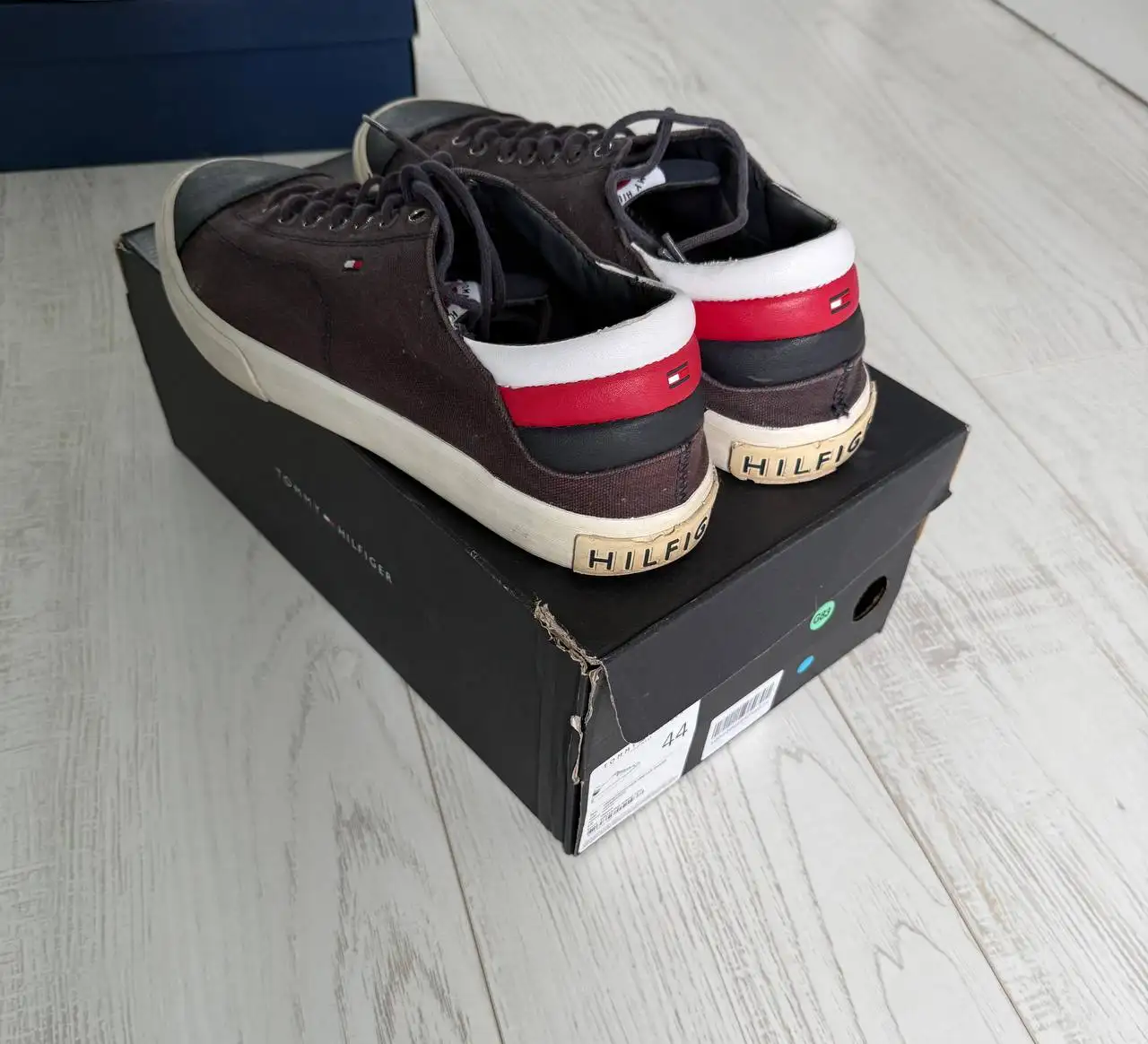 Продажа обуви Trusardi Jeans, Tommy Hilfiger, Nike, борцовок - Обувь (Одежда) в Владивосток