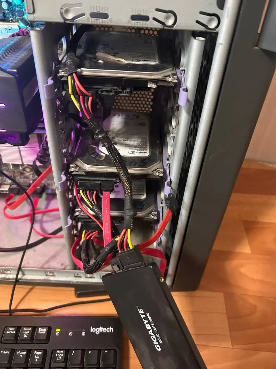 Продам сервер с оперативной памятью 32 Гб - Серверное оборудование (Электроника) в Владивосток