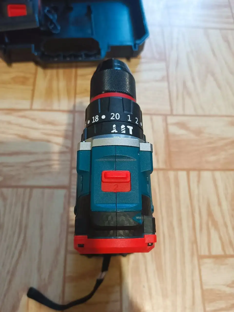 Шуруповерт ударный бесщеточный новый - Инструменты (Электроника) в Владивосток