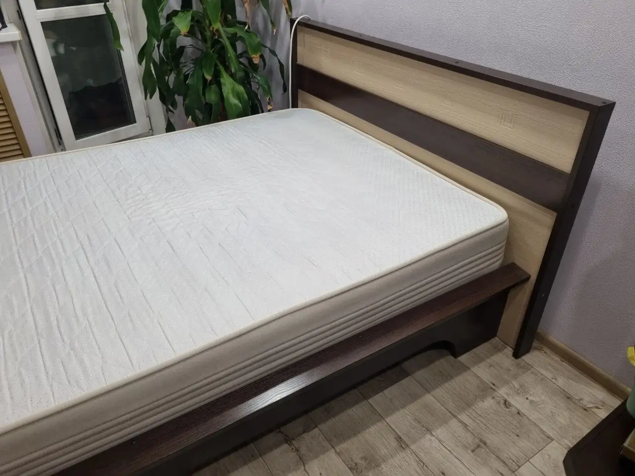 Продается двухспальная кровать с матрасом - Мебель (Для дома и дачи) в Владивосток