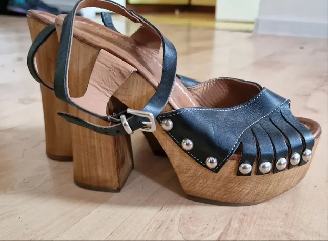 Босоножки 37 размер новые - Спортивная одежда в Владивосток