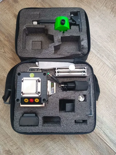 Продам новый лазерный уровень (нивелир) 16 линий - Подарки в Владивосток