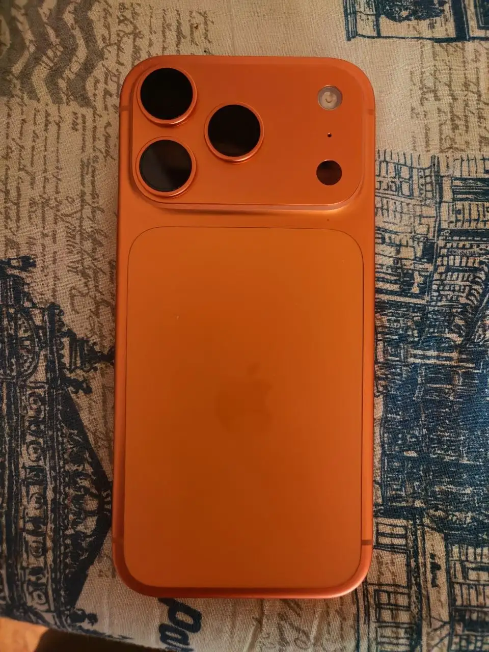 Продам iPhone 17 Pro 256 ГБ - Смартфоны (Электроника) в Владивосток