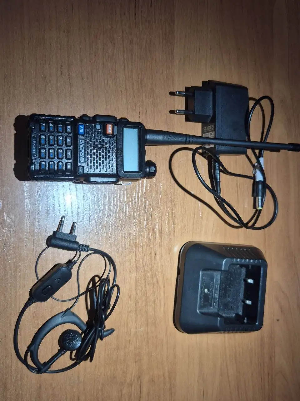 Рация Baofeng UV-5R 8W для охоты и рыбалки - Рации и радиостанции (Электроника) в Владивосток