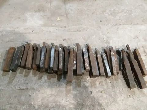 Продам резцы токарные - Запчасти в Владивосток