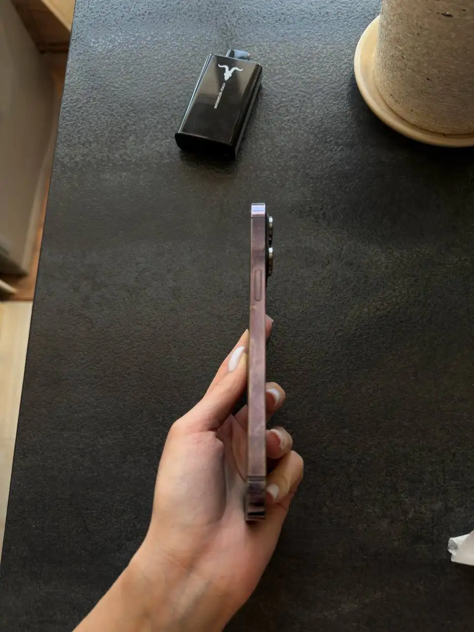 Телевизор SAMSUNG и iPhone 14 Pro Max - Телевизоры и смартфоны (Электроника) в Владивосток