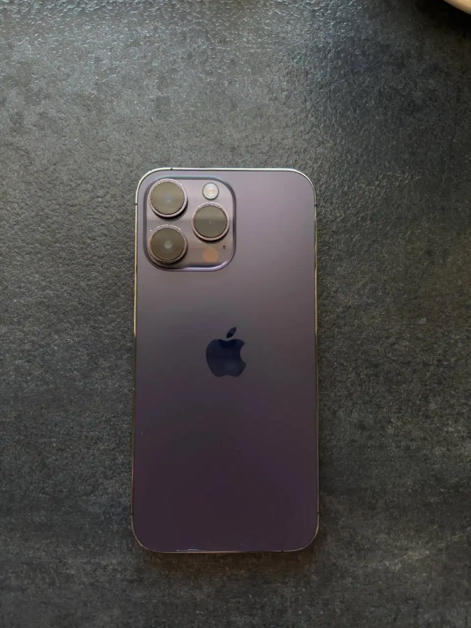 Телевизор SAMSUNG и iPhone 14 Pro Max - Телевизоры и смартфоны (Электроника) в Владивосток