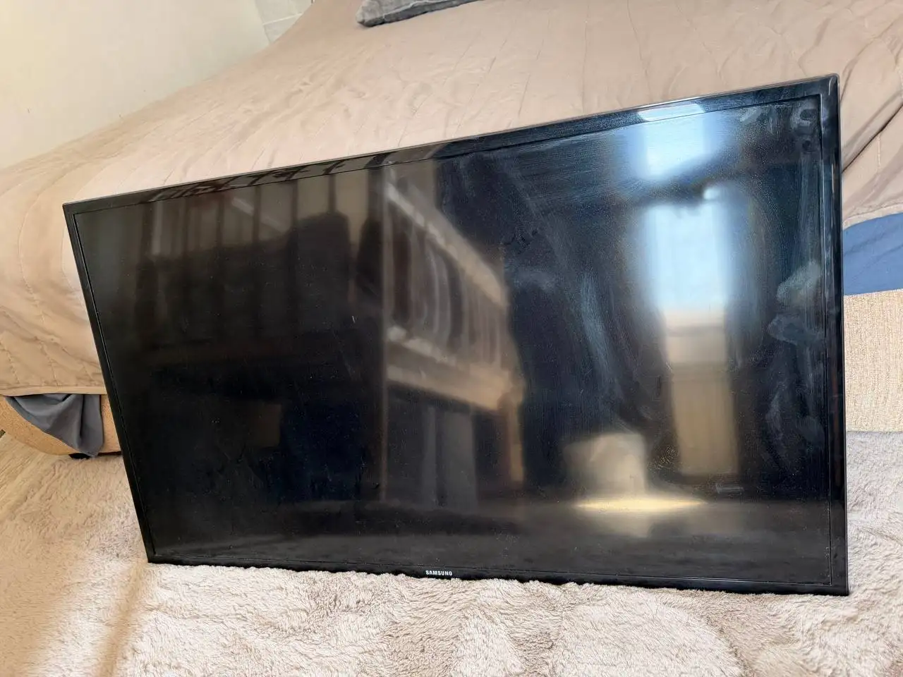 Телевизор SAMSUNG и iPhone 14 Pro Max - Телевизоры и смартфоны (Электроника) в Владивосток