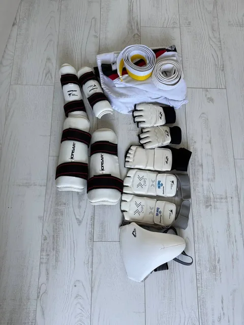 Продажа экипировки, обуви и аксессуаров - Аксессуары для телефонов в Владивосток