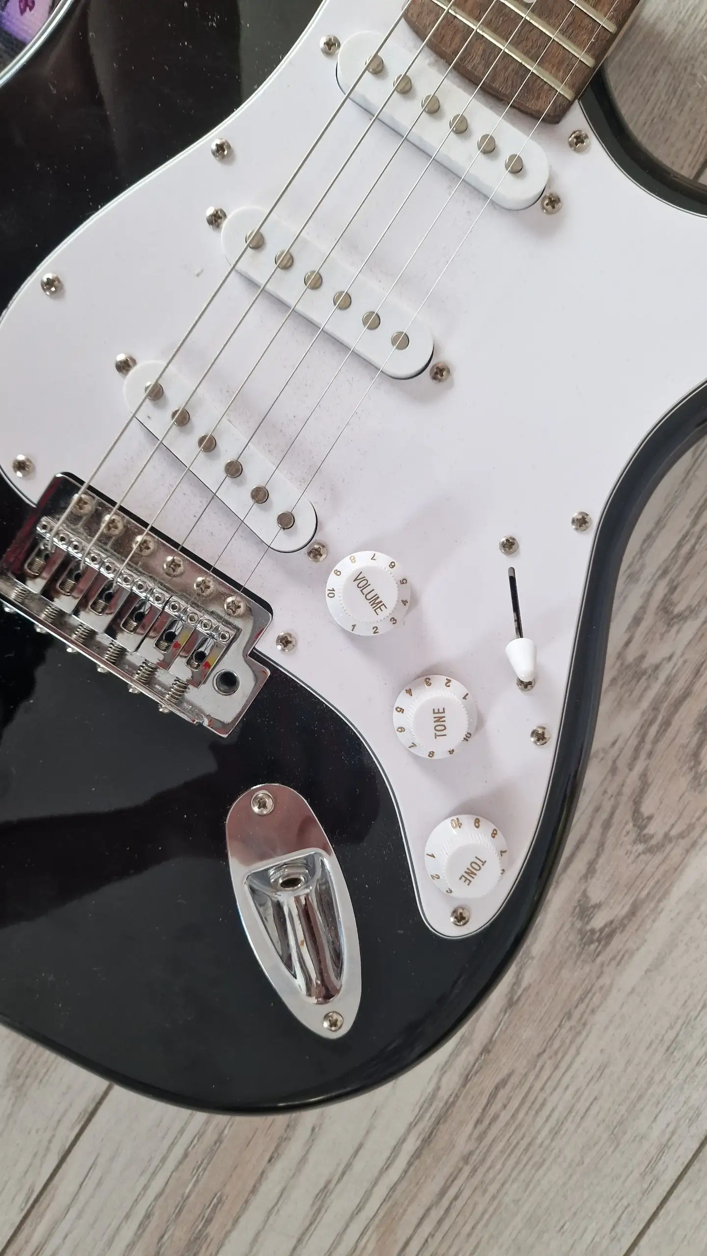 Продам гитару Homage в идеальном состоянии - Музыкальные инструменты (Хобби и отдых) в Владивосток