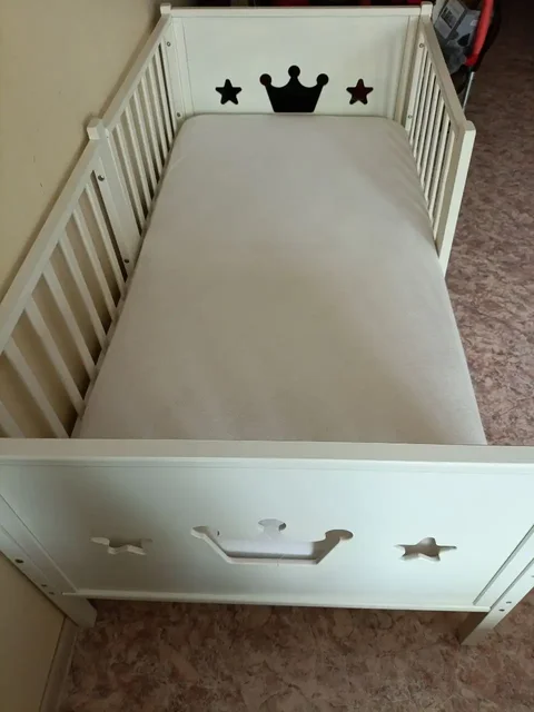 Продам кровать 160х80 в отличном состоянии с комплектом - Рассада и семена в Владивосток