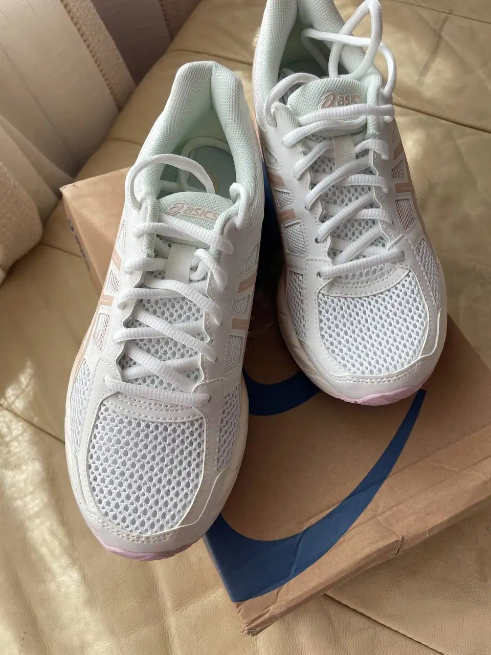 Кроссовки женские ASICS новые 38-39 - Обувь (Одежда) в Владивосток