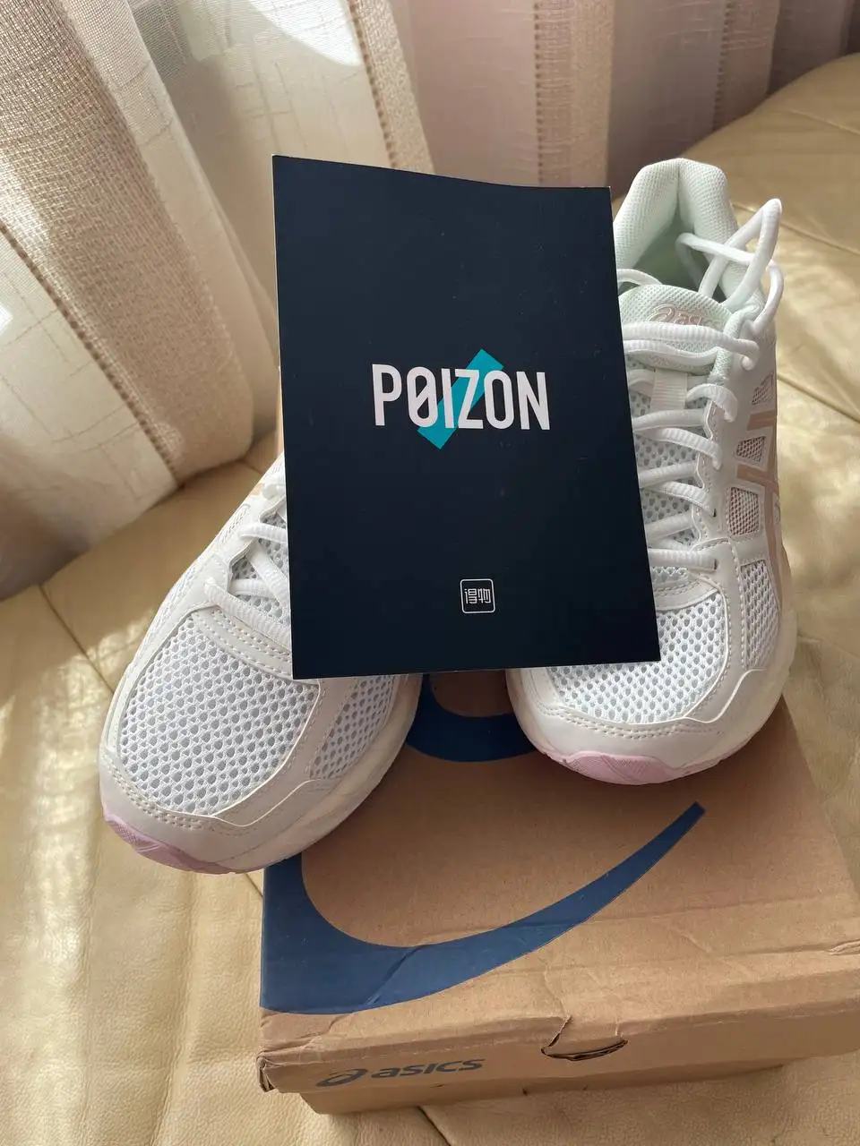 Кроссовки женские ASICS новые 38-39 - Обувь (Одежда) в Владивосток