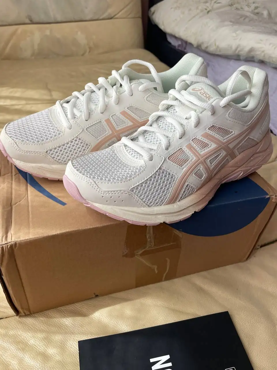 Кроссовки женские ASICS новые 38-39 - Обувь (Одежда) в Владивосток