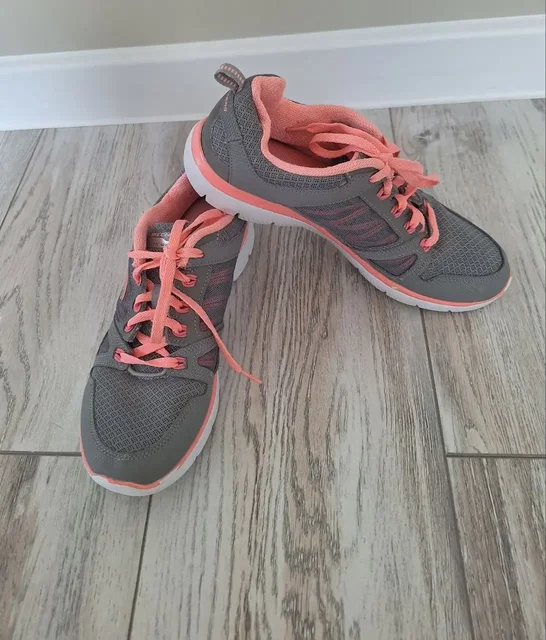 Кроссовки Skechers 38.5 - Одежда в Владивосток