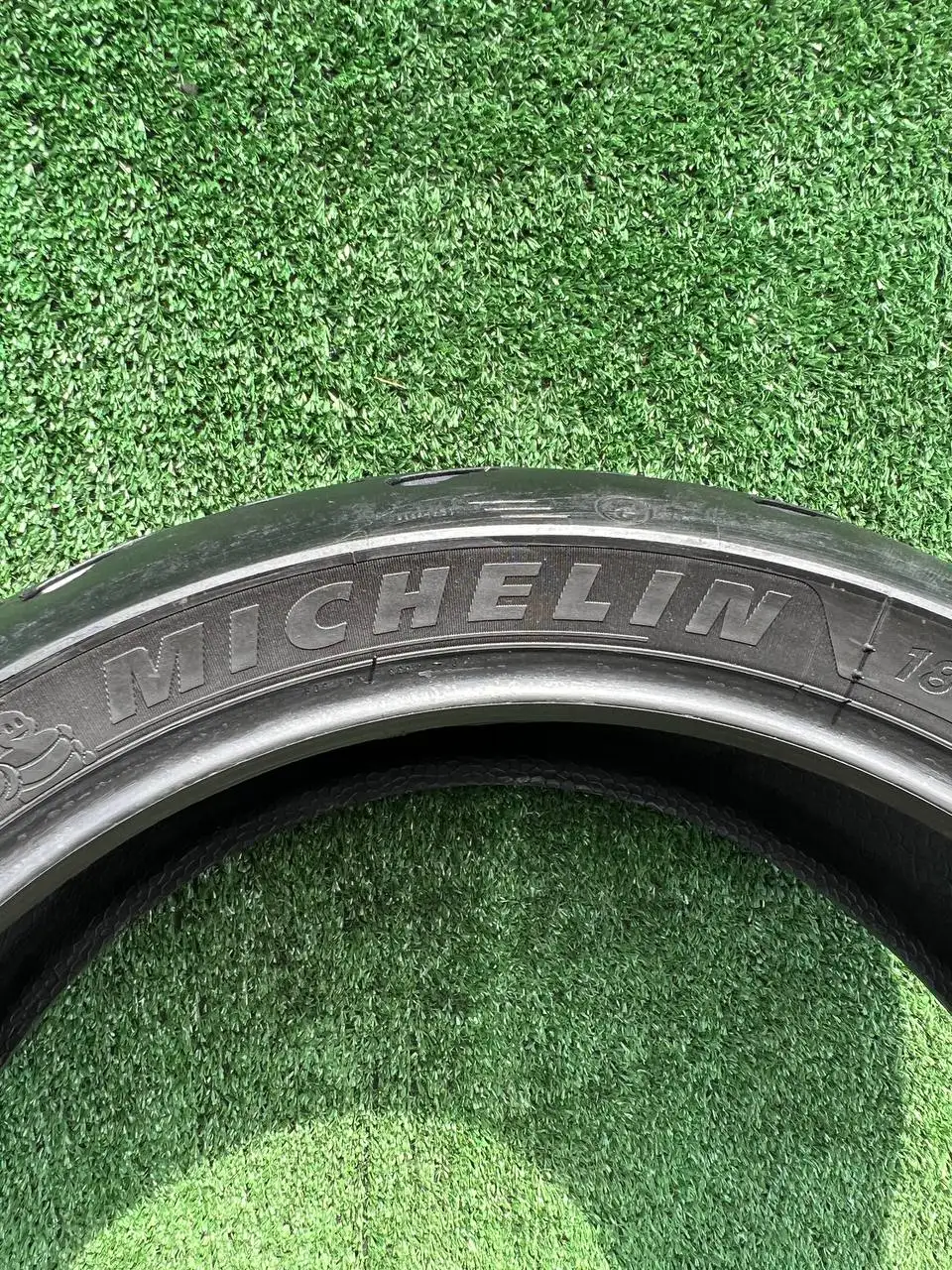 Мотошина Michelin ROAD 5 180/55 R17 - Шины (Авто) в Владивосток