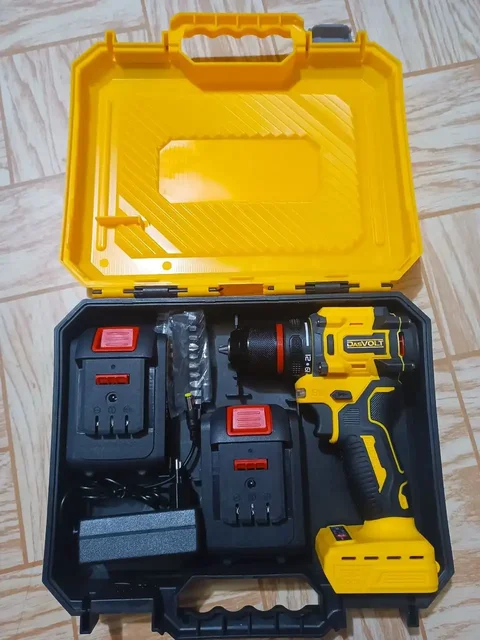 Продам шуруповерт и лазерный уровень - Электроника в Владивосток