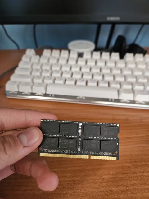 Продам оперативную память 8 ГБ DDR3 - Электроника в Владивосток